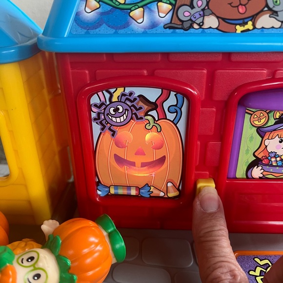 Fisher-Price Little People Halloween House - Picture 6 of 11